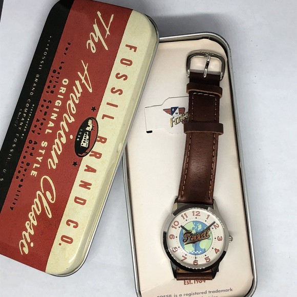 Vintage Fossil World Globe Watch - Picture 11 of 12